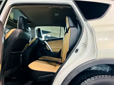 2018 Toyota RAV 4 — миниатюра 12