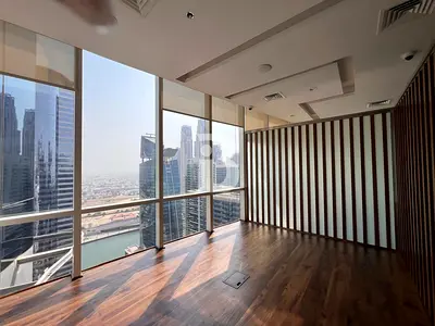 CANAL VIEW | UPGRADED OFFICE | CLOSE TO METRO