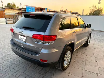 Jeep Grand Cherokee Laredo 2018 | GCC Specs | Well Maintained