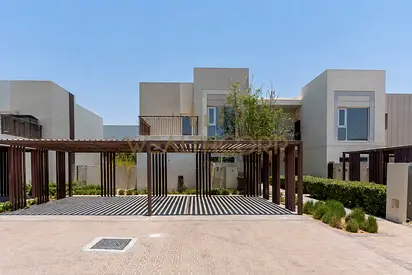 بوابة مجتمع إعمار السكني | مخطط واسع المساحة | حديقة خارجية فسيحة | محاط بمساحات خضراء مفتوحة واسعة
