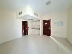 Huge Studio 🚫 No Deposit | ❄️ Central AC | 👨👩👧 Family Building 📍 Near King