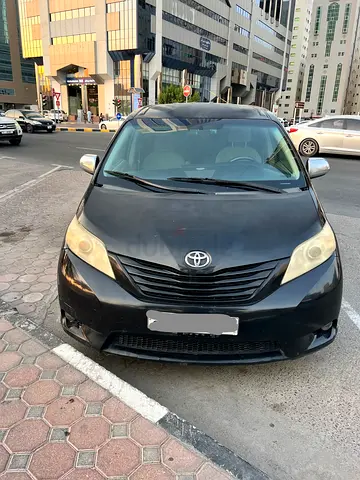 2017 Toyota Sienna | Family Van | Well Maintained