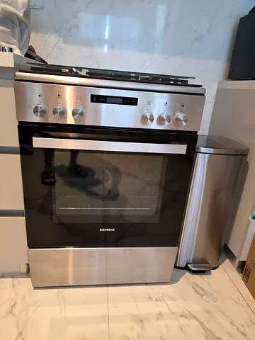 Siemens 4-Burner Gas Cooker + Electric Oven 🔥 4-Burner Gas Hob ⚡ Electric Oven ✨ Premium Stainless