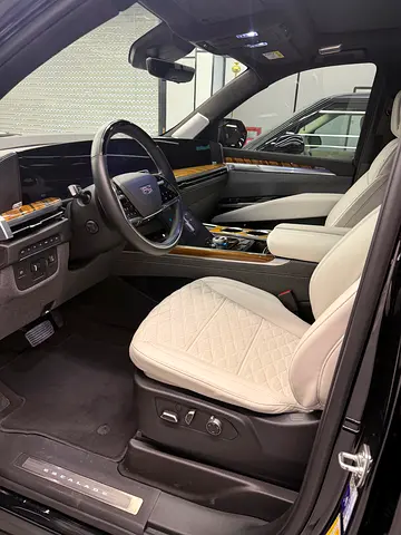 صورة مصغرة 3 لـ 2025 Cadillac ESCALADE