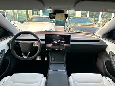 صورة 9 لـ 2025 Tesla MODEL 3