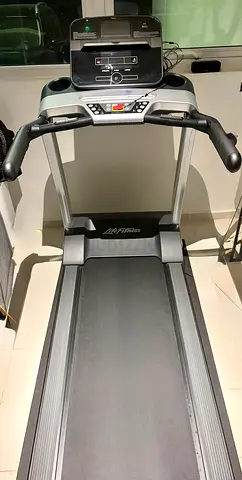 Life Fitness T3 Treadmill with Track Connect Console – Excellent Condition