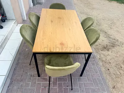 Dining table set going cheap