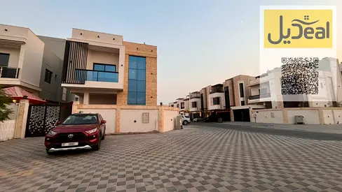 Excellent opportunity | Corner villa with 6 master bedrooms for 125,000