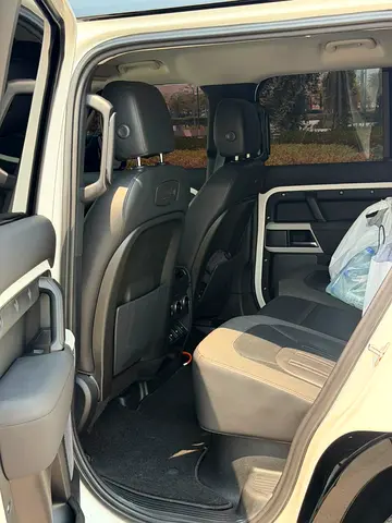 2020 LAND Rover DEFENDER thumbnail 6