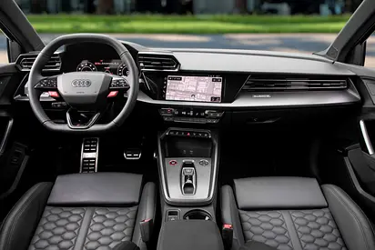 صورة 8 لـ 2025 AUDI RS3