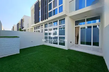 R2M14 | Vacant | 3 Bed | Closed Kitchen | Spacious