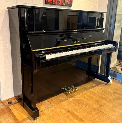 Yamaha YUS1 Upright Piano – Polished Ebony | Japanese Craftsmanship, Premium Sound