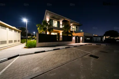 Brand New | Prime Spot | Exceptional Quality
