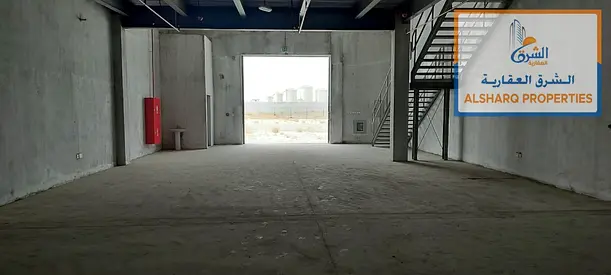 Warehouse for Rent – Al Jurf Industrial Area, Ajman Total Area: 3,552 Sq. Ft. | Ground Floor + Mezzanine | Prime Industrial Location