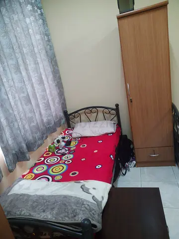 Executive bed space for Indian bachelors