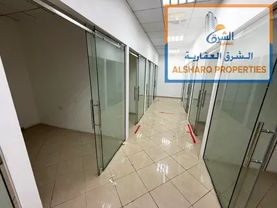 **للإيجار السنوي | محل تجاري بالقرب من كورنيش عجمان**  فرصة مميزة لمحل بمساحة كبيرة في موقع حيوي بالقرب من **كورنيش عجمان، فندق باهي ومرسى عجمان*