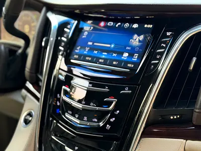 صورة مصغرة 16 لـ 2015 Cadillac ESCALADE
