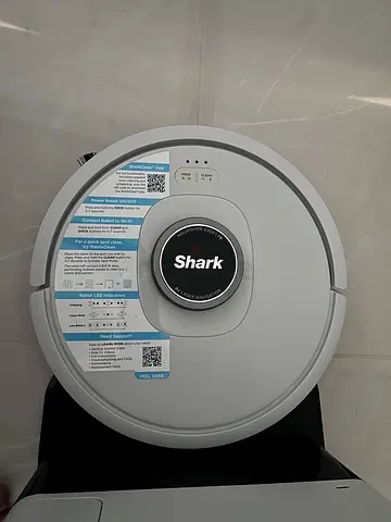 Shark Robot Vacuum - Good Working Condition