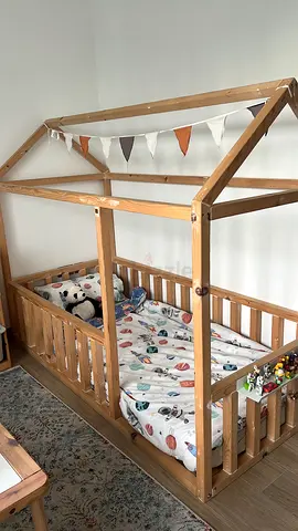 Montessori mudkitchen floor bed