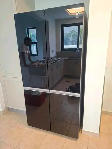 Hitachi 4-Door Refrigerator with Mirror Finish - Excellent Condition