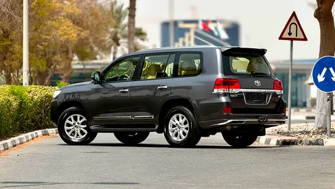 صورة 3 لـ 2017 Toyota LAND CRUISER