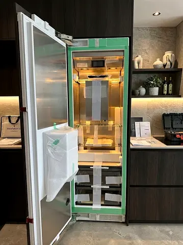 Gaggenau RF 413301 Latest Model Built-in Freezer – Brand New | Water Dispenser