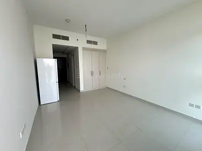 Full Golf View | High Floor | Ready To Move