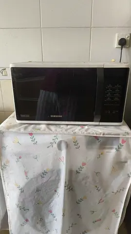 Samsung Countertop Microwave - Used, Working