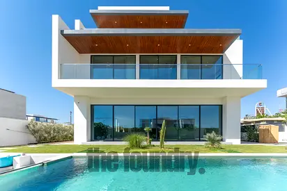 Brand New Custom Built Waterfront Villa in La Mer - Amazing Price