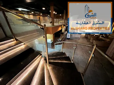 معرض تجاري مجهز بالكامل | ميزانين | 6000 قدم² | الجرف 2