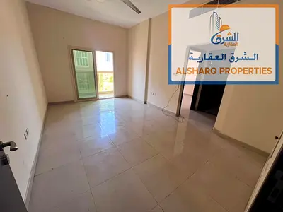 بموقع مميز تاني صف كورنيش عجمان بنظام تبريد مركزي و مناسبة للسكن العائلي
