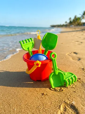 مجموعة ألعاب رمل وشاطئ متكاملة - استمتع بأوقات المرح مع طفلك! 🏖️
