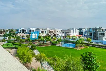 5BR | SINGLE ROW | CORNER UNIT | FACING PARK