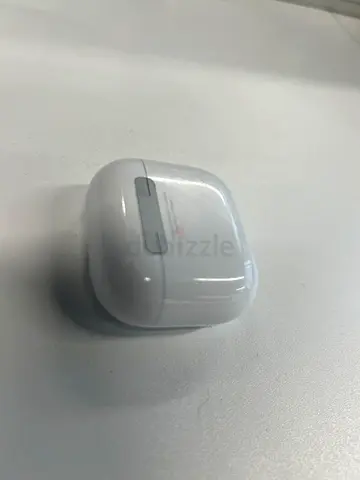 Apple AirPods 4 with noice cancellation charging case with earbuds - good condition