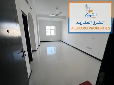 Two bedrooms, a living room, two bathrooms, central air conditioning and cooling system, prime location with services, new building, suitable for fami
