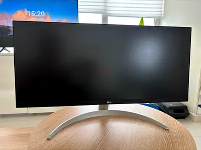 29in ULTRAWIDE LG Monitor/ Screen - Perfect for Gaming, Work, Video Editing CRACKED SCREEN EASY FIX