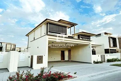 Luxurious 5 Bedroom | Private Pool | Brand New