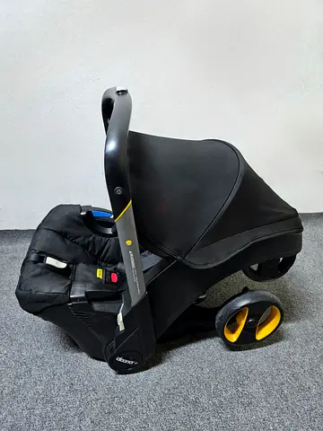 Doona+ plus infant car seat and stroller Perfect condition