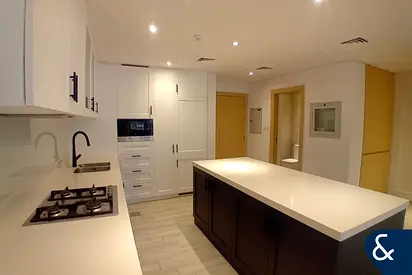 Upgraded Kitchen | Ellington | Pool Views