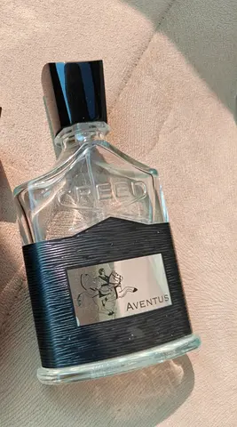 Creed aventusv men perfume remains 60% 650 Dhs