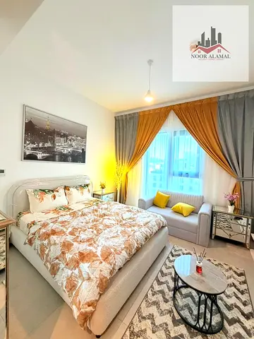 Sharjah, Al Mamzar, Maryam Island: Spacious studio with a balcony. Second-time occupancy (previously lived in once), featuring hotel-style furnishings