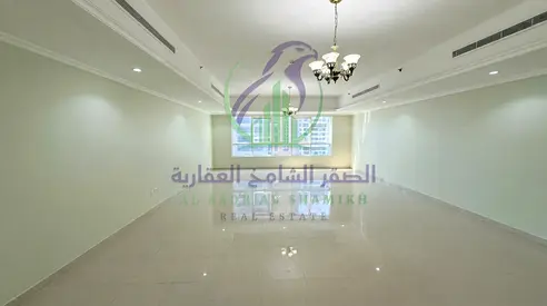 شقة 4 غرف وصالة للإيجار في الخان | إطلالة بحرية | 2500 قدم مربع | تكييف مجاني
