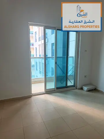 شقة غرفتين وصالة بسيتي تاور عجمان مع بلكونة وباركن فري جاهزة للسكن