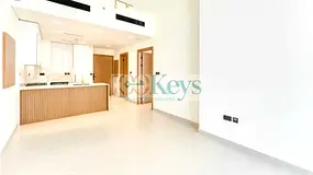 UPSCALE LIVING | FITTED APPLIANCES | SPLENDID VIEWS