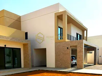 Prestigious 6BR+M Villa | Single Row | Generous Plot