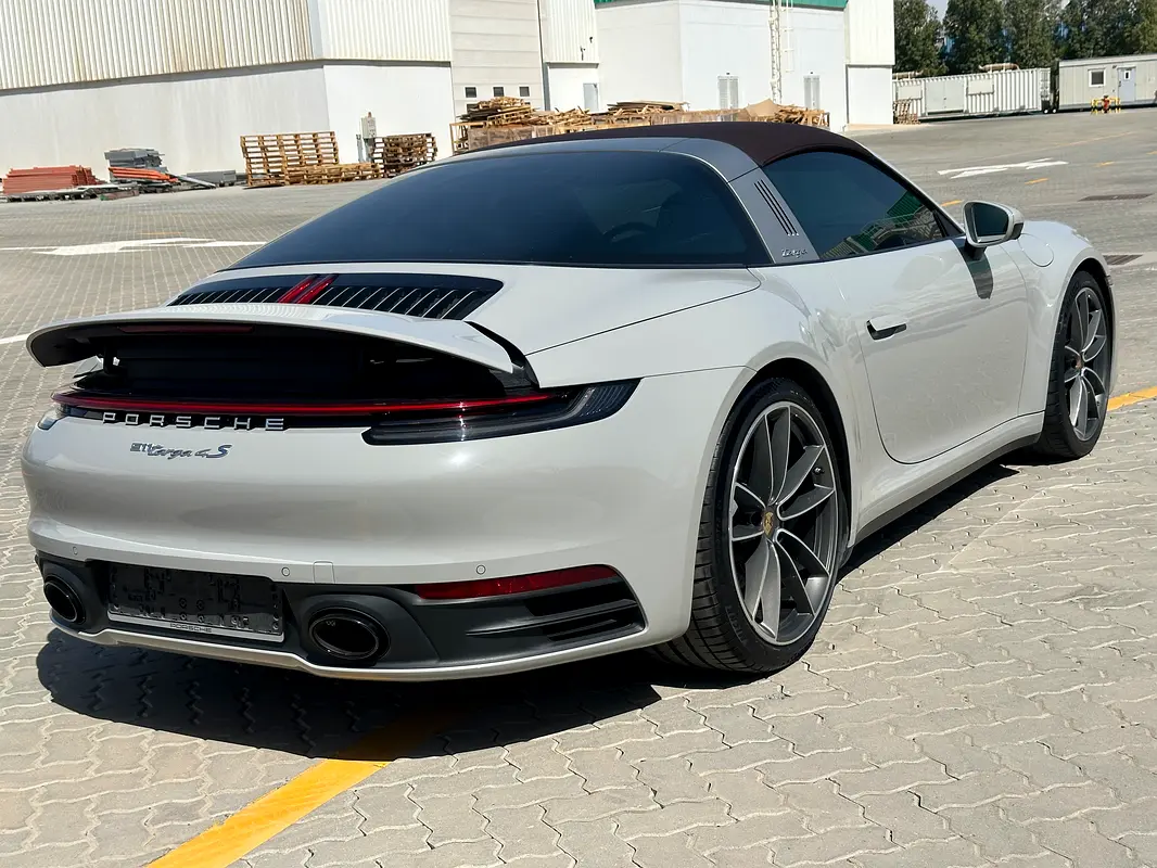 بورشه 911 2023
