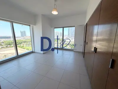 Charming 2BR | Prime location | Mid Floor