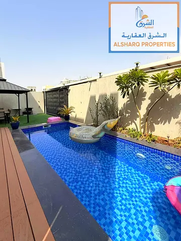 4 Bedrooms_Private Yard_Private Swimming Pool
