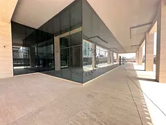 VACANT RETAIL SPACE / ACCESSIBLE / PRIME LOCATION