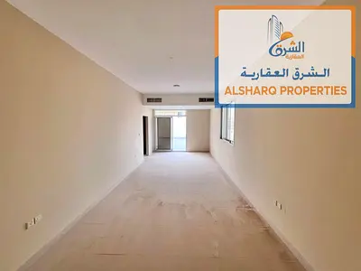 أول ساكن بالجرف 3: غرفتين وصالة مع روف كبير وإطلالة مفتوحة، 4 حمامات، ماستر، صالة منفصلة ومخرج لدبي والشارقة بـ48 ألف على 6 دفعات. الحق العرض!